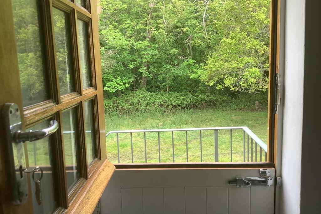 Self Catering Apartment, Jurassic Coast/Dorset Уеърхам Екстериор снимка