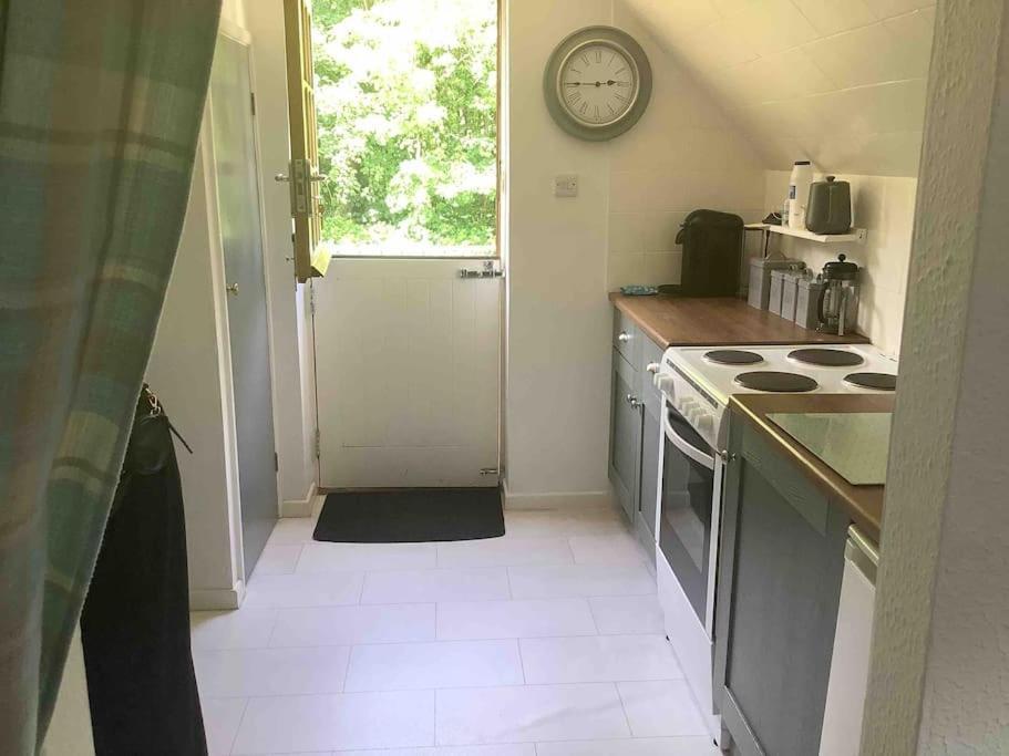 Self Catering Apartment, Jurassic Coast/Dorset Уеърхам Екстериор снимка