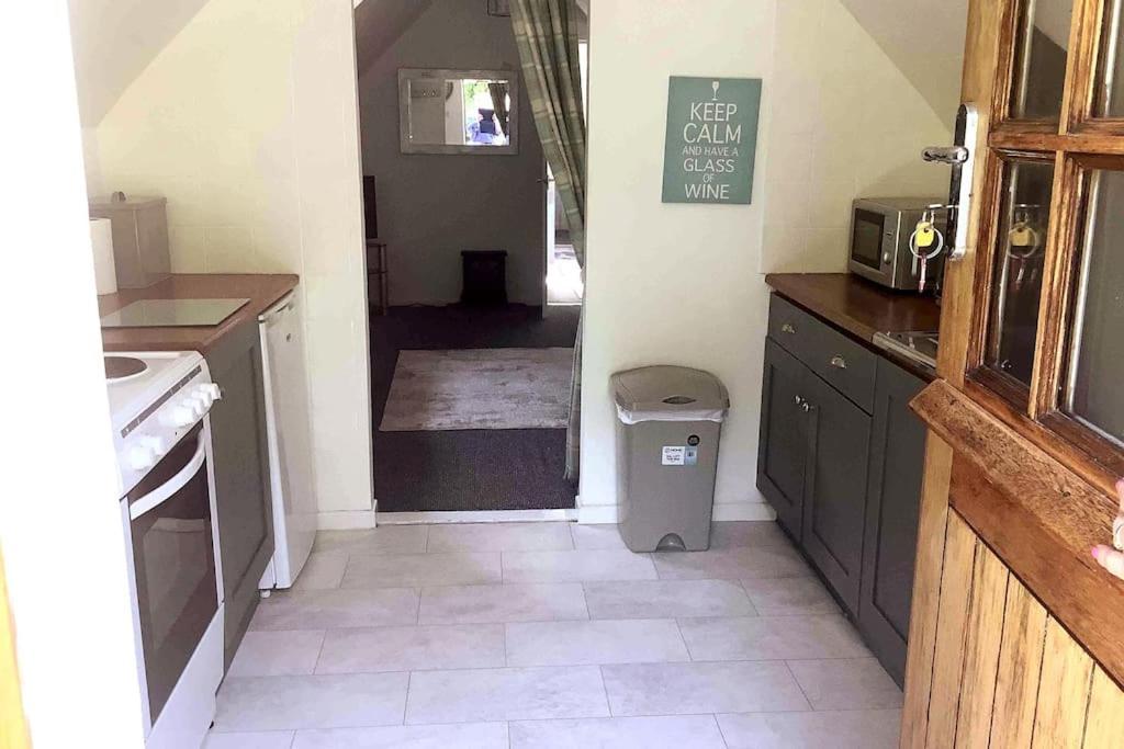 Self Catering Apartment, Jurassic Coast/Dorset Уеърхам Екстериор снимка