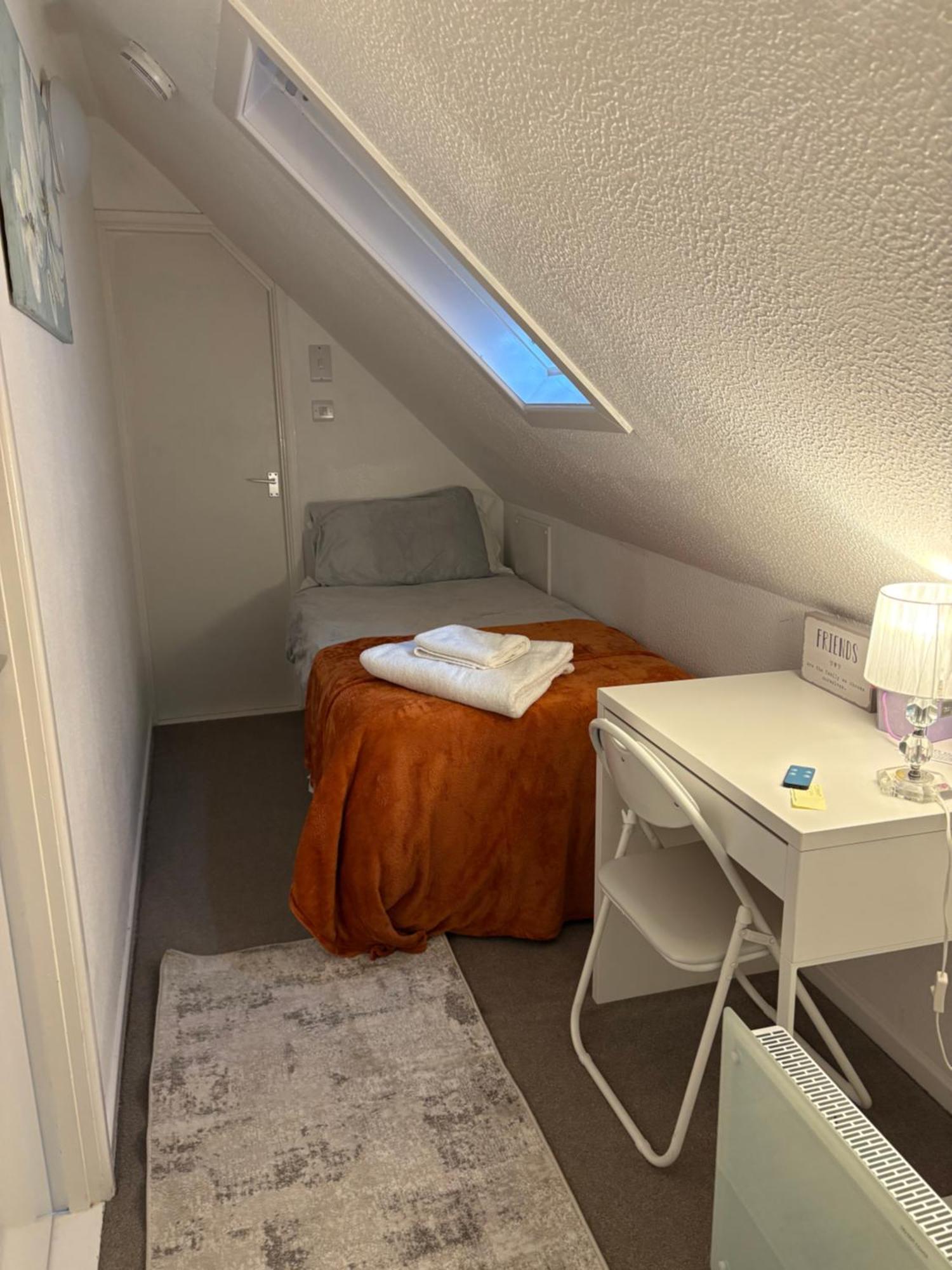 Self Catering Apartment, Jurassic Coast/Dorset Уеърхам Екстериор снимка